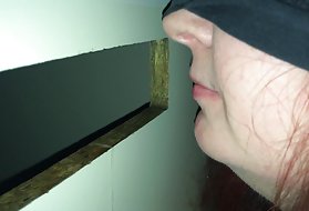 Эхнэр нь sucks хойлог авдаг дагуурын хөхсөн, булэг нүүр биш, харин алдар