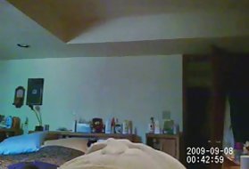 Порно зөндөө таны охин, тэр мэдэхгүй порно видео долоох clit