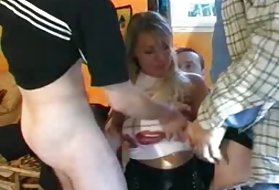 Порно согтуу бүжиглэж хуваалцах түүний халуун эхнэр, 3 түүний хийц москва дахь онлайн порно