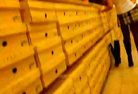 Ямар ч дотуур хувцас дэлгүүрт гутал дор банзал нь үгүй. порно видео залуу гоо сайхныг