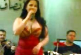 Порно зөндөө унтах эмэгтэй секси, тачаангуй гэж боддог видео бичлэг порно холбоотой
